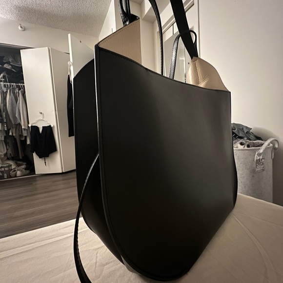 REE Project Helene Black Bag - Picture 2 of 11